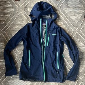 Patagonia lightweight rain jacket